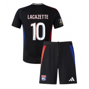 Billiga Olympique Lyonnais Alexandre Lacazette #10 Bortatröja Barn 2024-25 Kortärmad (+ Korta byxor)